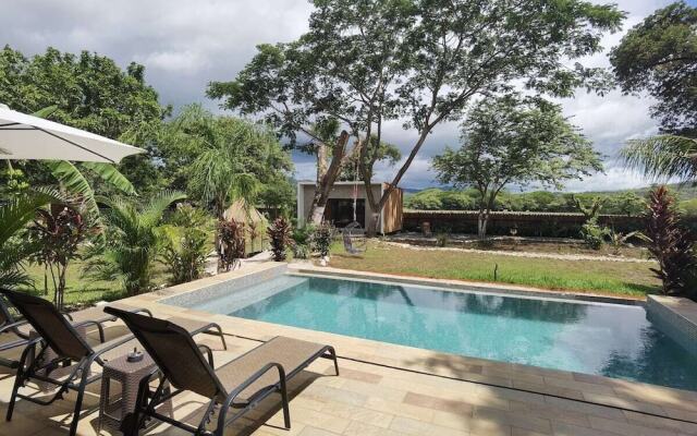 Pyramid Lodge Tamarindo Akhenaton