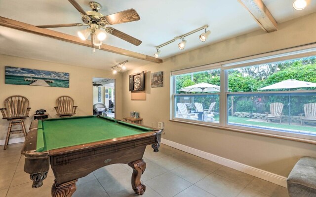 Bradenton Home w/ Beautiful Yard: 4 Mi to Downtown