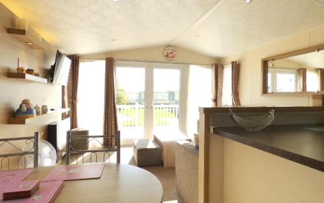 Willows 18 at Southview Leisure Park