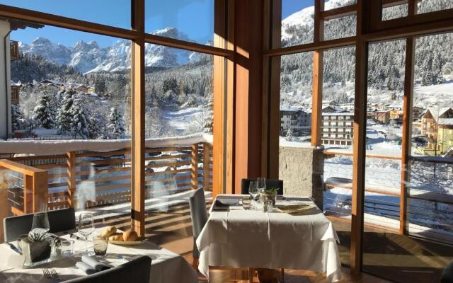 Corona Dolomites Hotel