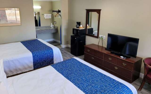 Travelodge by Wyndham Clearlake