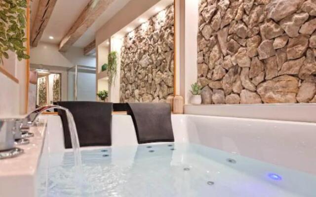 Majord'Home Spa 4* - Le Bonbon -Cœur Vieille Ville