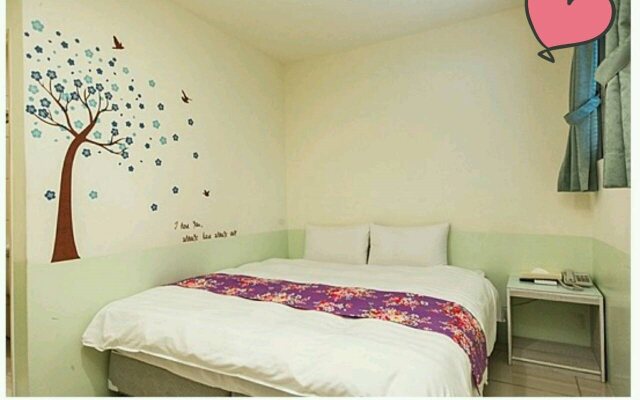 Happy Holiday Hotel