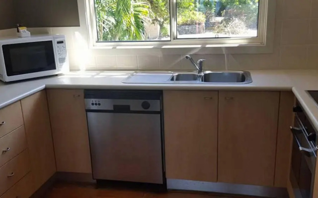 Aqualuna Beach Resort