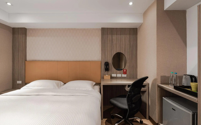 The Riverside Hotel International