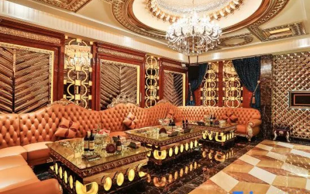 Venice Hotel International