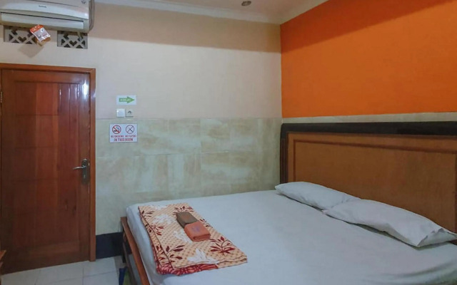 OYO 3727 Homestay Gayatri Sawojajar