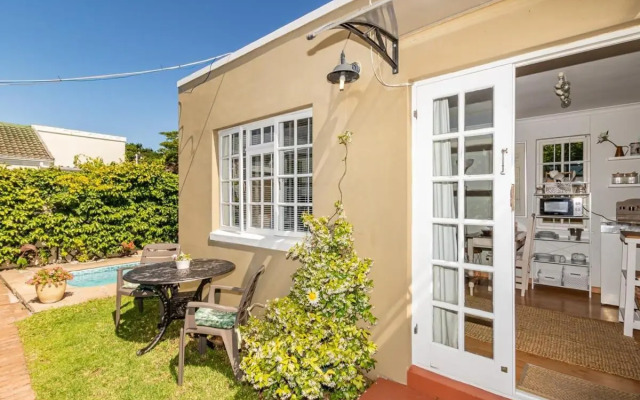 Suburban bliss with Wifi and plunge pool