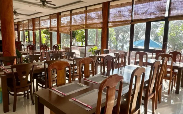 Canh Buom Xanh Resort