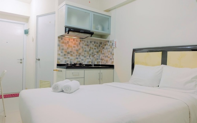 Minimalist Studio with City View at Green Pramuka Apartment – Guest Rooms – Jakarta