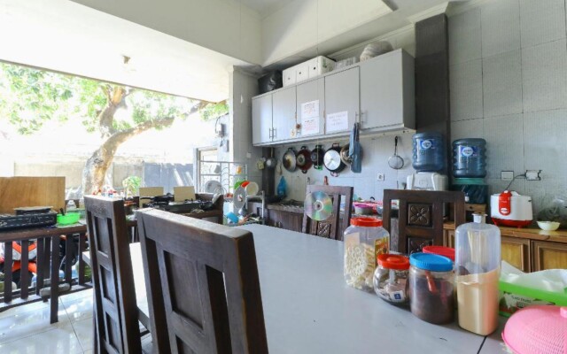 Pudak Sari Homestay by ZUZU