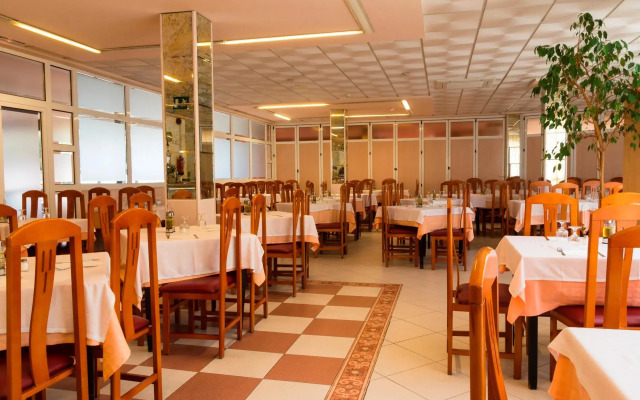 Medsur-Alone Hotel