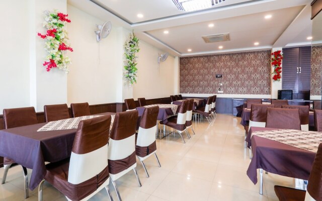 Townhouse 704 Hotel Divya Palace