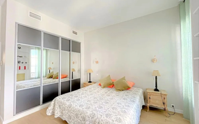 Modern Apartment 20 m from the Sea