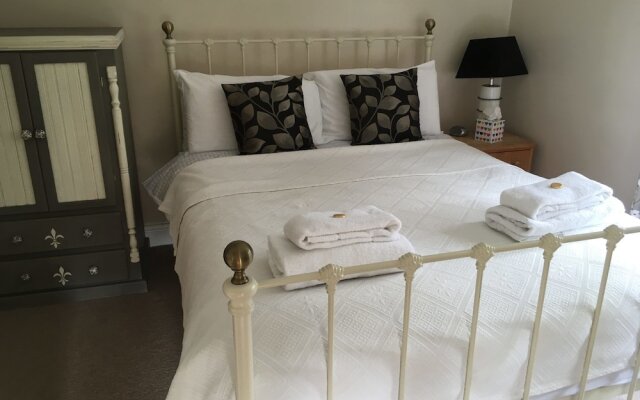 Gorselands Hall Bed and Breakfast