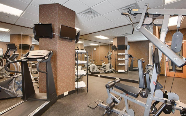 Best Western Plus Brunswick Inn & Suites