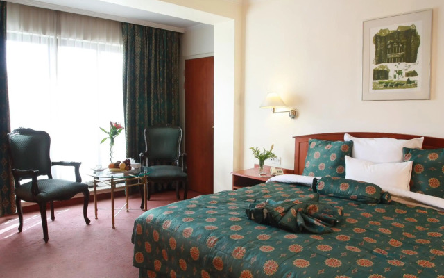 Grand Palace Hotel