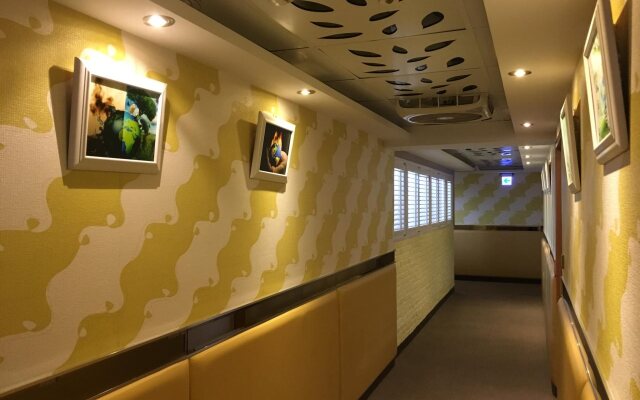 R8 Eco Hotel