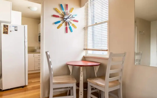Charming 1 Bedroom Apartment in Vibrant South Yarra