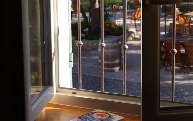 Entre Vigne et Garrigue