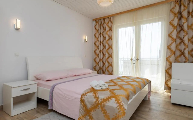 Apartments by the sea Duce, Omis - 2992