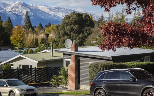 Pinewood Houses and Apartments