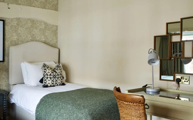The Old Coach House - From 500 Per Night