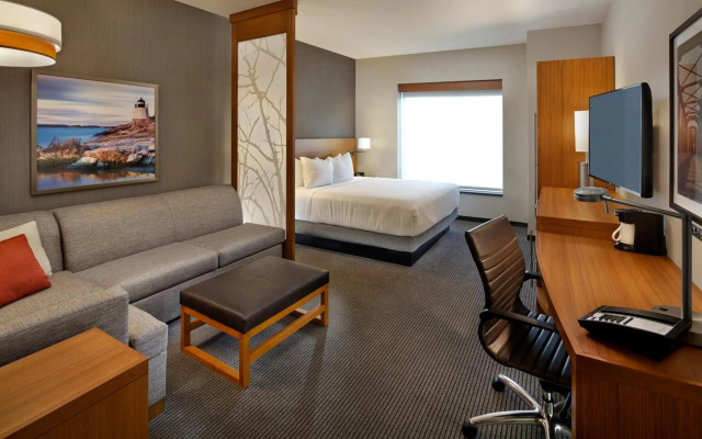 Hyatt Place Warwick / Providence Airport