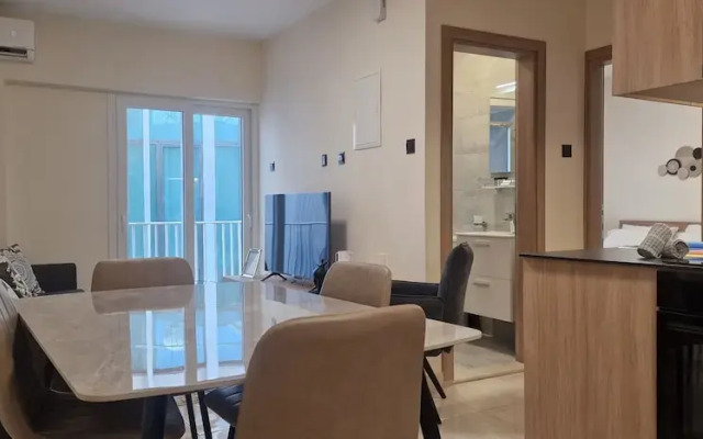 75 Prokymea- Steps From the Sea, Downtown, Balcony