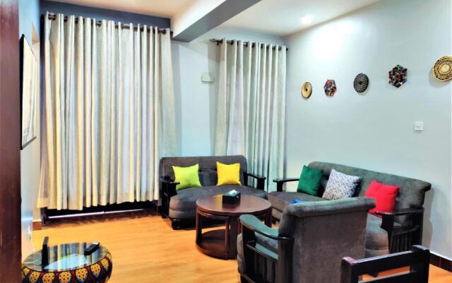 2-bedroom (queen beds) condo near Acacia Mall