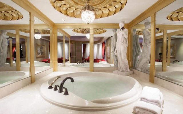 Fantasyland Hotel