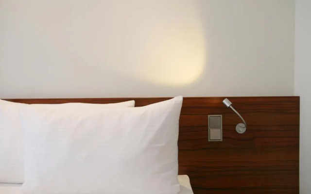 Augusten Hotel