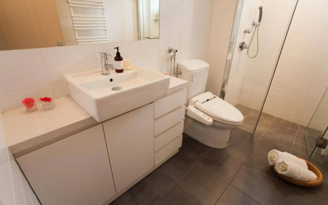 Yutaka Townhouse