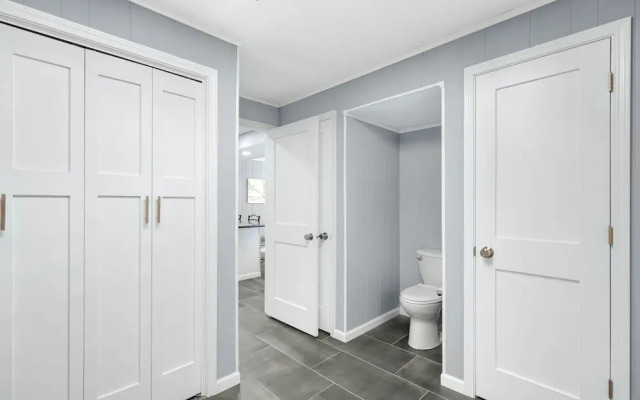 Lakation at the Waters Edge