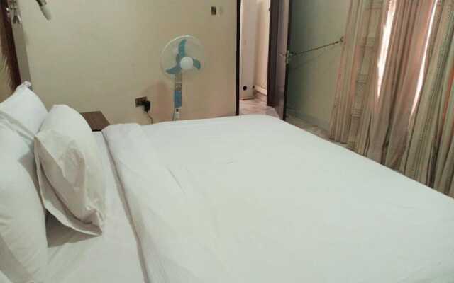 Danest Hotel And Suites