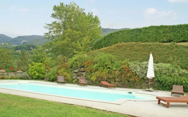 Tranquil Villa in San Romano di Garfagnana with Hot Tub