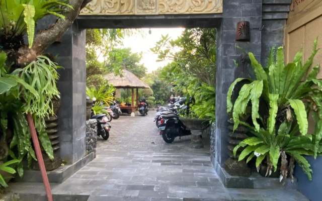 RedDoorz @ Nelayan Canggu