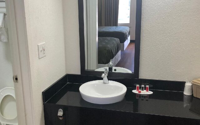 Super 8 by Wyndham Asheville/Biltmore