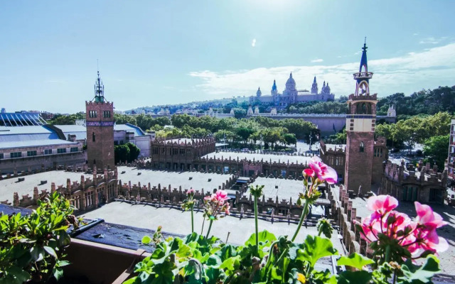 Unique Cozy Scenic Penthouse