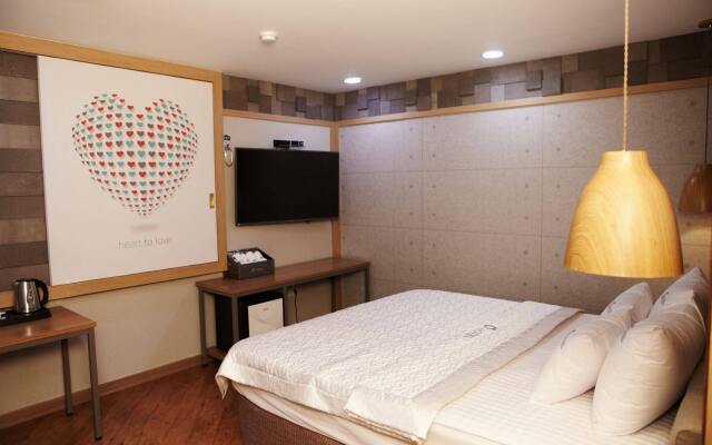 Q5 Hotel