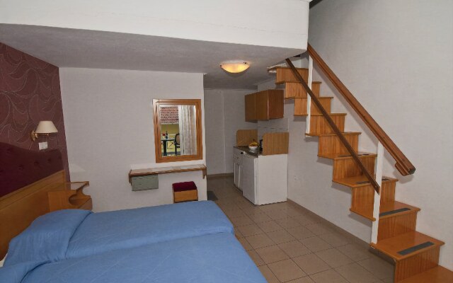 Yiannis Apartments