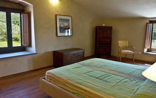 Hillside Escape in Vinci