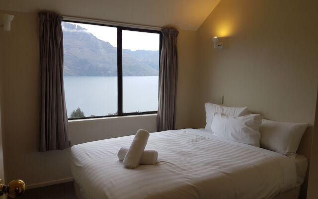 Queenstown Lakeview Holiday Home
