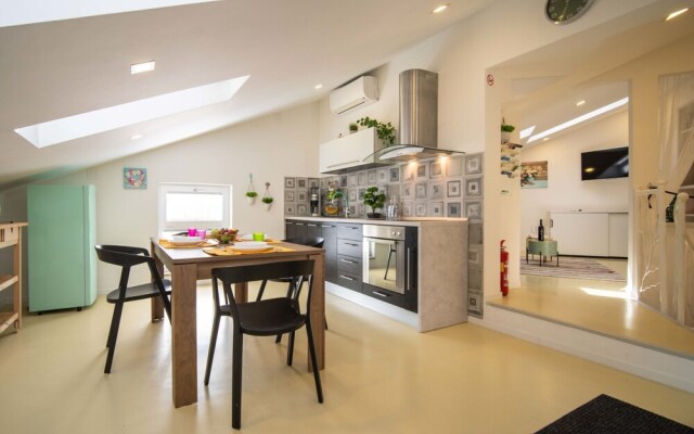 Ena 1 Trinajsti i in Trinajsti i