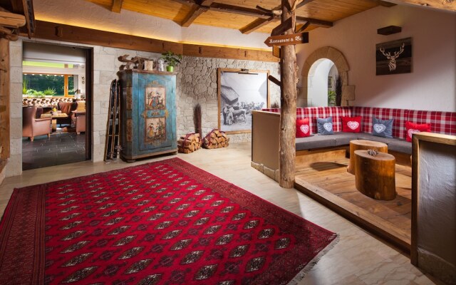 Alm- & Wellnesshotel Alpenhof