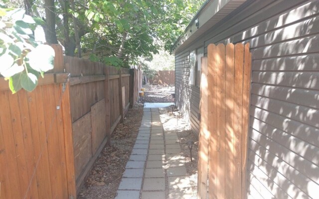 2 Bedroom Basement Apartment Quiet Neighborhood