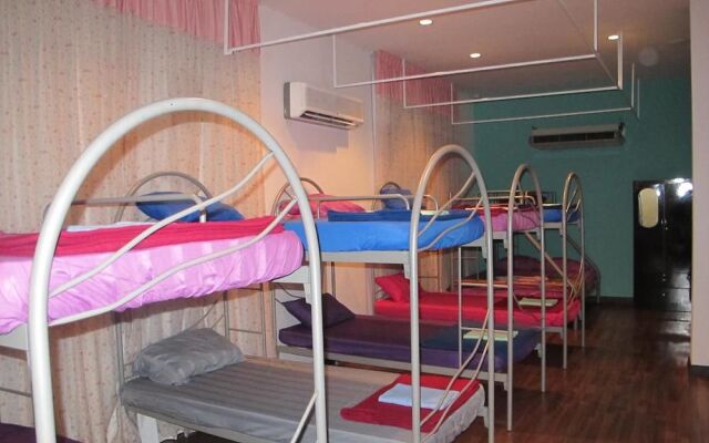 gurney Budget Inn