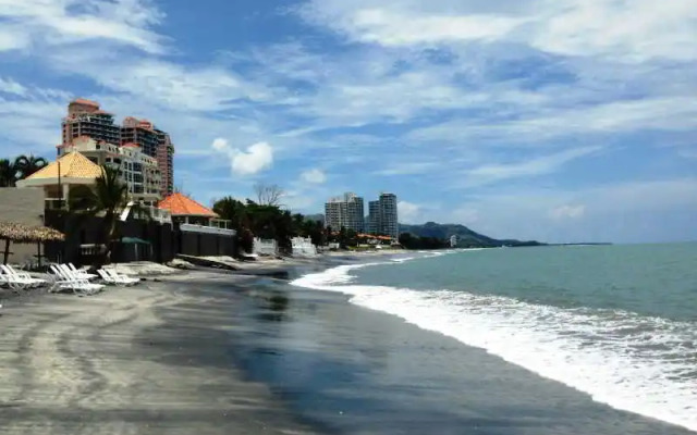 Coronado Golf & Beach Resort