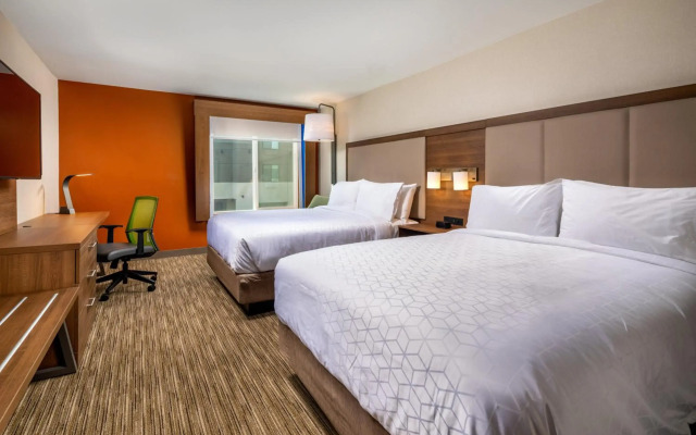 Holiday Inn Express & Suites Chatsworth by IHG