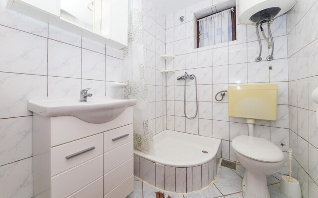 Amazing Home in Rogoznica With Wifi and 2 Bedrooms